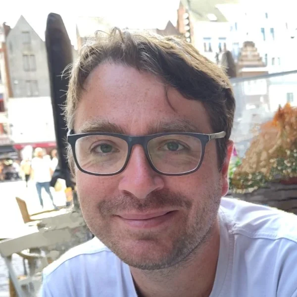 Dr. Daniel Schneider