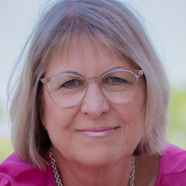 Dr. Monika Stützle-Hebel
