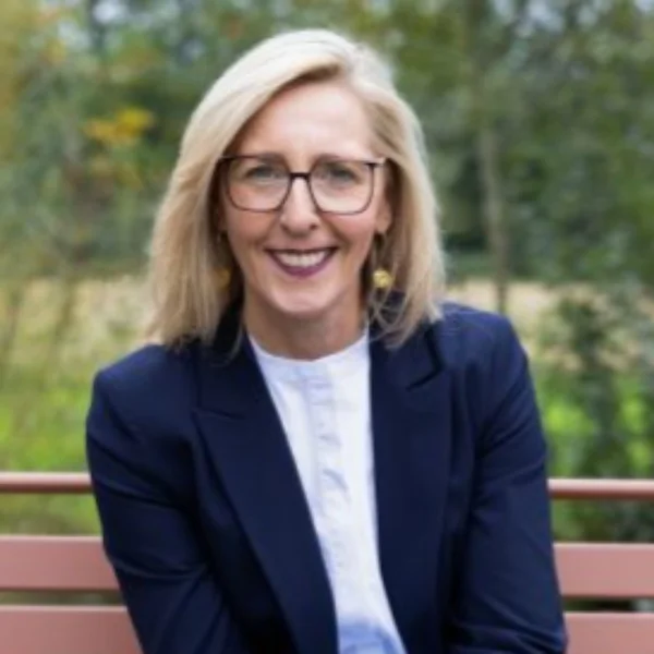 Almut van Himbergen