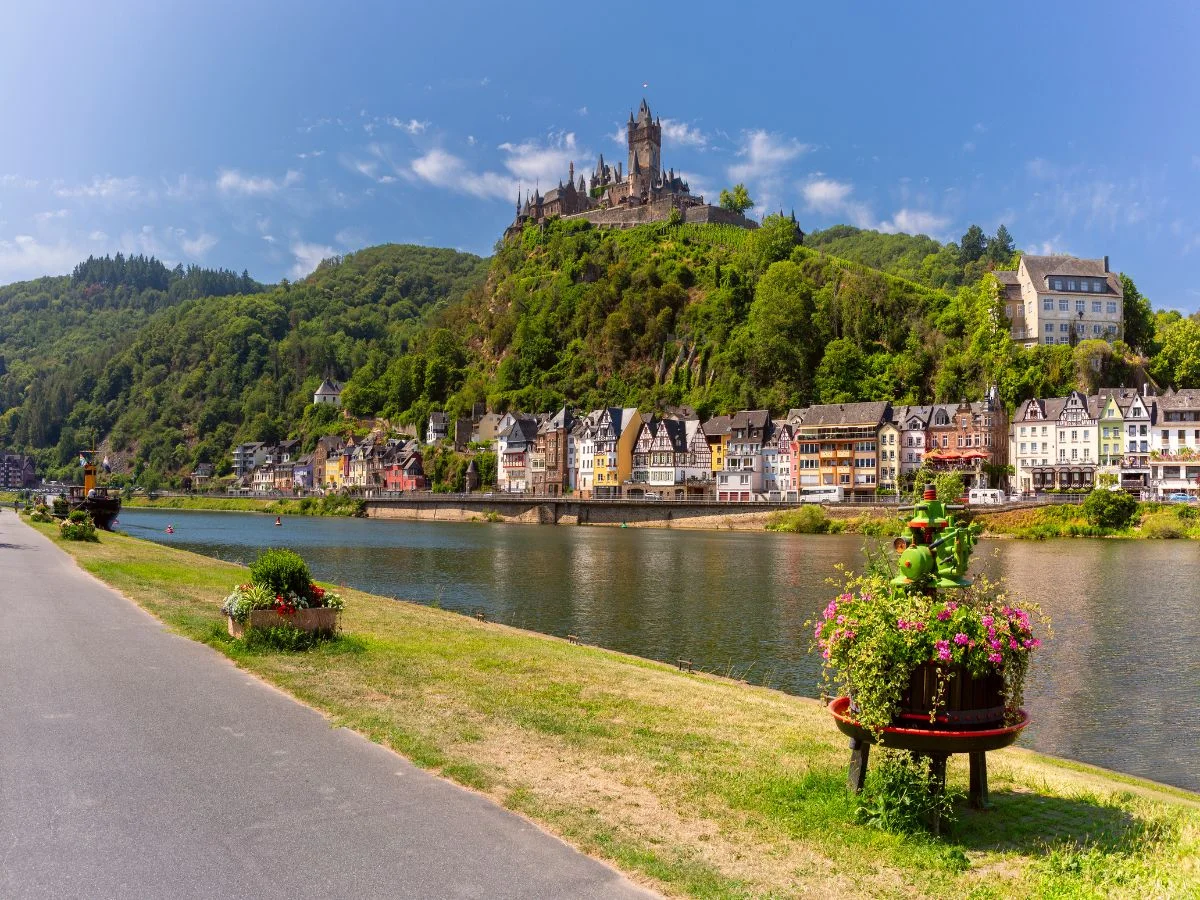 Mosel. Der "Null-Emissionslandkreis" Cochem-Zell. Impulse für ökologische Veränderungen an der Mosel. Bild 1