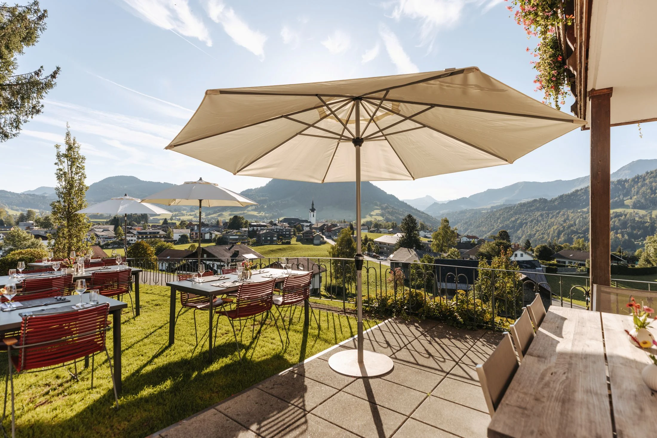 Resilienz, Achtsamkeit und sanftes Yoga im Vorarlberg - ein Training innerer Stärke für Beruf und Alltag Bild 2