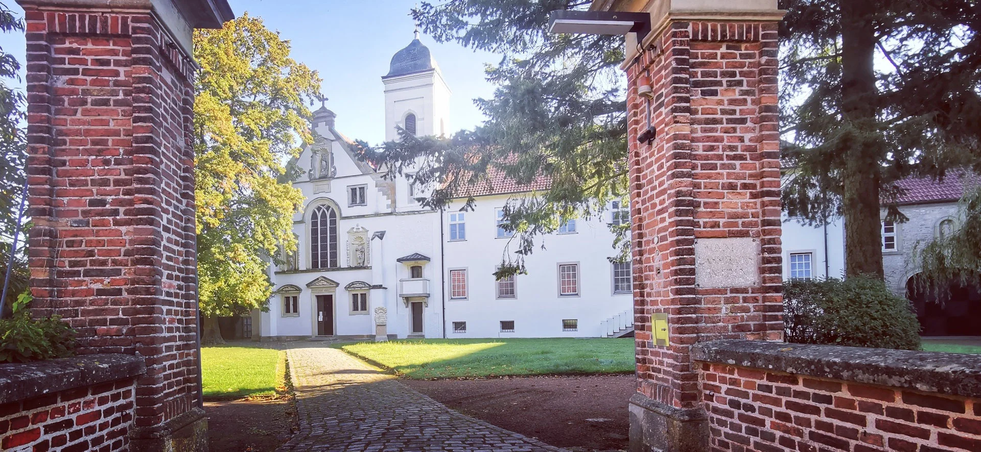 Schweigen ist Gold - Meditation & Yoga im Kloster Bild 2