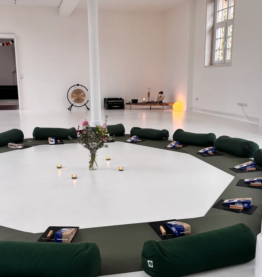 Stressreduktion durch Yoga- & Entspannungstechniken zur Integration i.d. Berufsalltag Bild 4