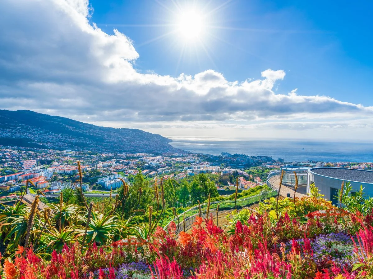 Madeira I. Balance zwischen Vergangenheit und Zukunft. Eine Vulkaninsel begrenzt Strukturwandel und Tourismus. Bild 2