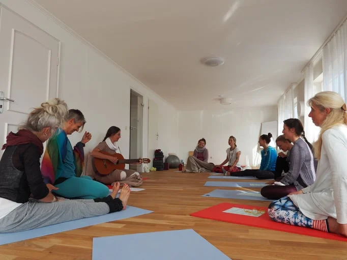 Yogalehrerausbildung März ´26 - 100h - Kompetenzen für berufliche Stressbewältigung und mentale Stärke Bild 2