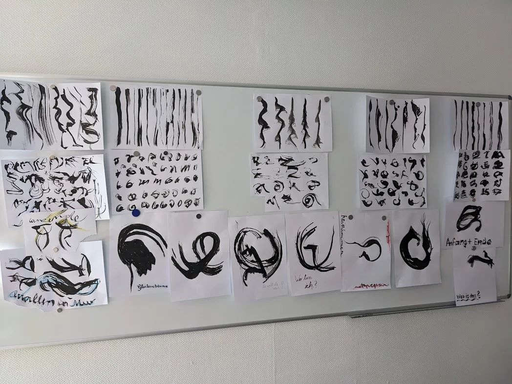 SCHMUCKschmieden und der Weg dahin: eine bunte Palette künstlerischer Techniken für den Beruf Bild 2