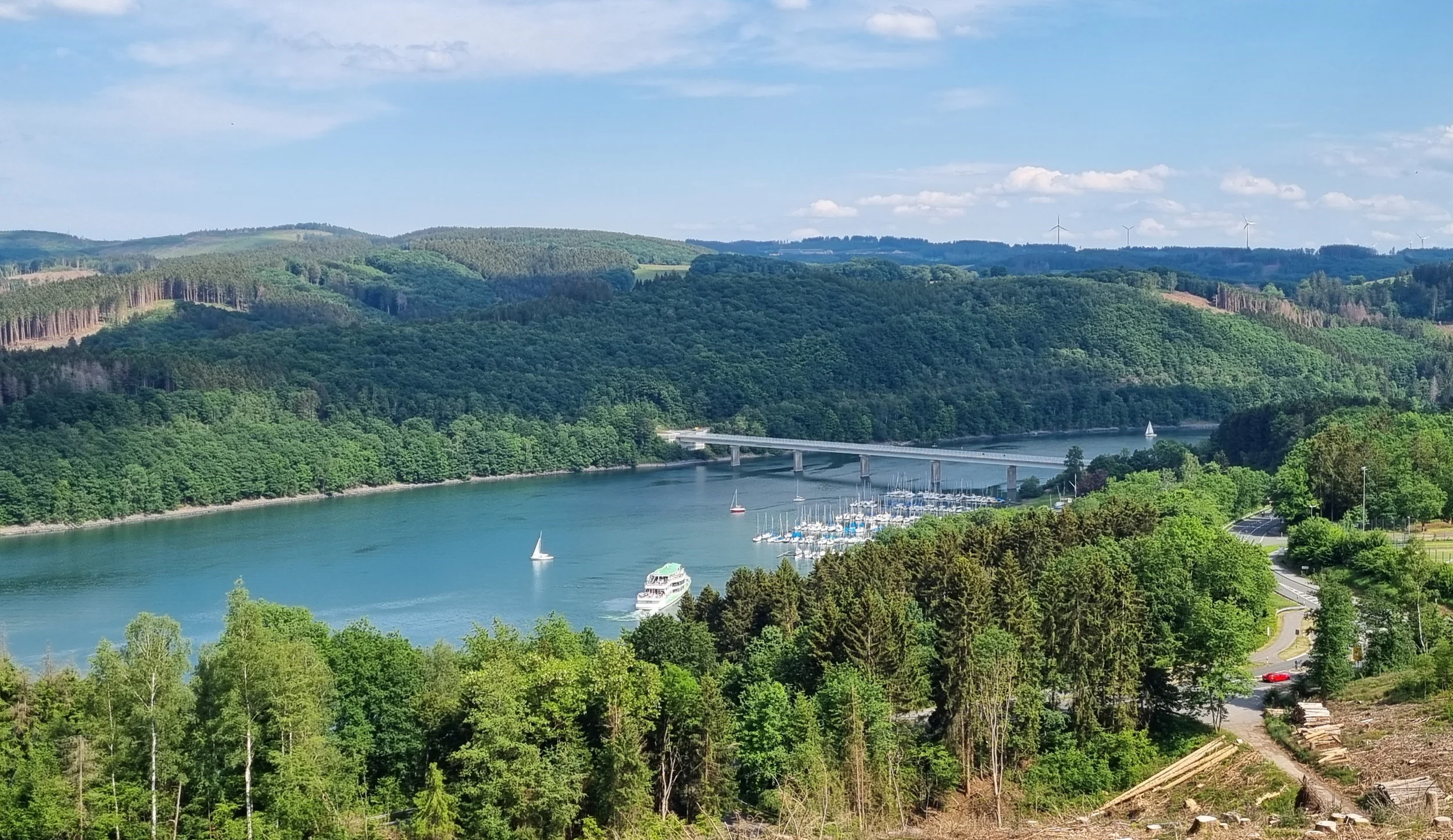 Mehr Präsenz und Power im Beruf mit Yoga und CANTIENICA<sup>&reg;</sup> -Training am Biggesee Bild 1