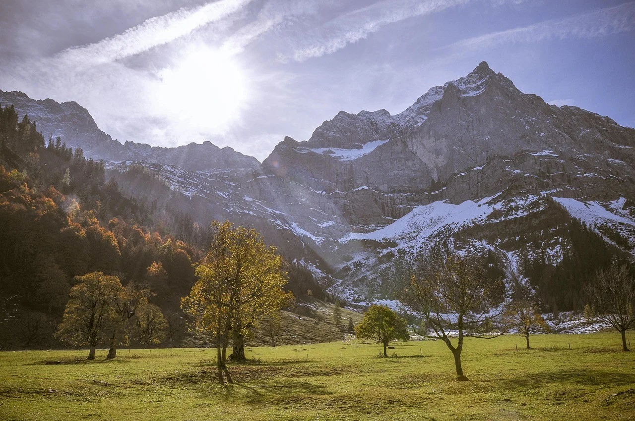 Naturpark Karwendel und der Große Ahornboden – Alpenlandschaft zwischen Schutz und Nutzung Bild 1