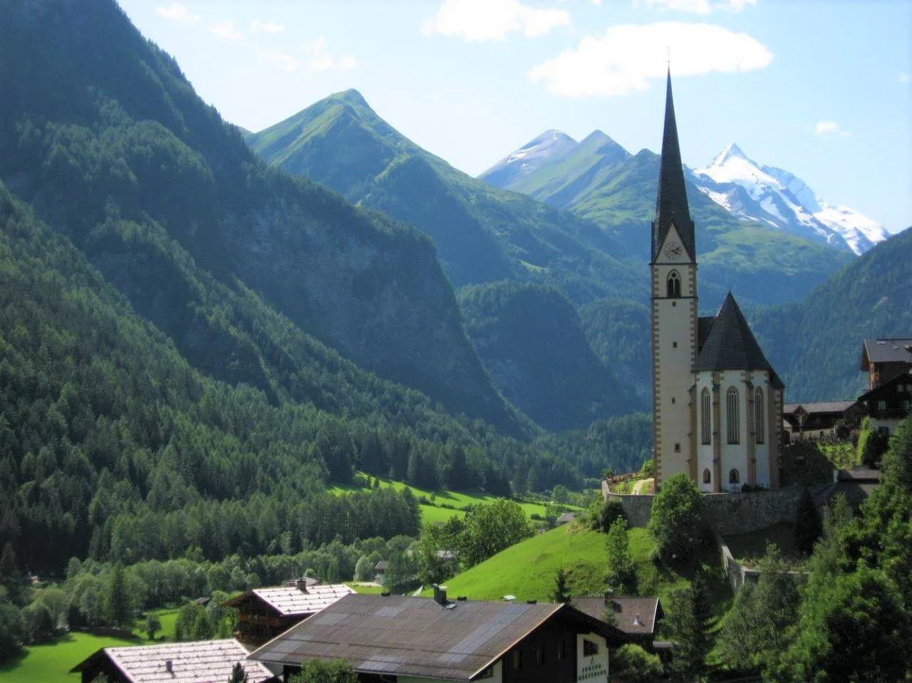Nationalpark Hohe Tauern - Klimawandel, Tourismus und Artenschutz am Fuße des Pasterzegletschers Bild 1