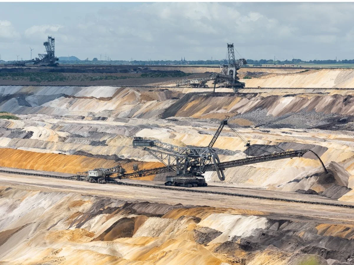 Rheinisches Braunkohlerevier in Zeiten von Energiewende und Klimawandel. Wo die Kohle ist - von Menschen, Wäldern und verschwundenen Dörfern. Bild 2