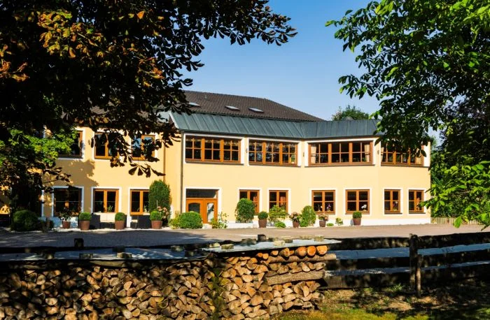 Yoga, Achtsamkeit und Meditation im Gourmethotel nahe Erding Bild 1