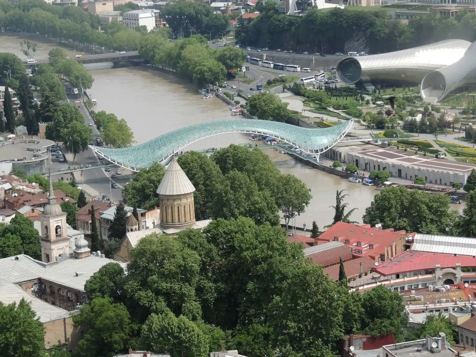 Georgien gestern und morgen: Russland im Nacken - Europa im Blick?!? Kaukasusschönheiten und - konflikte-Konflikte Bild 1