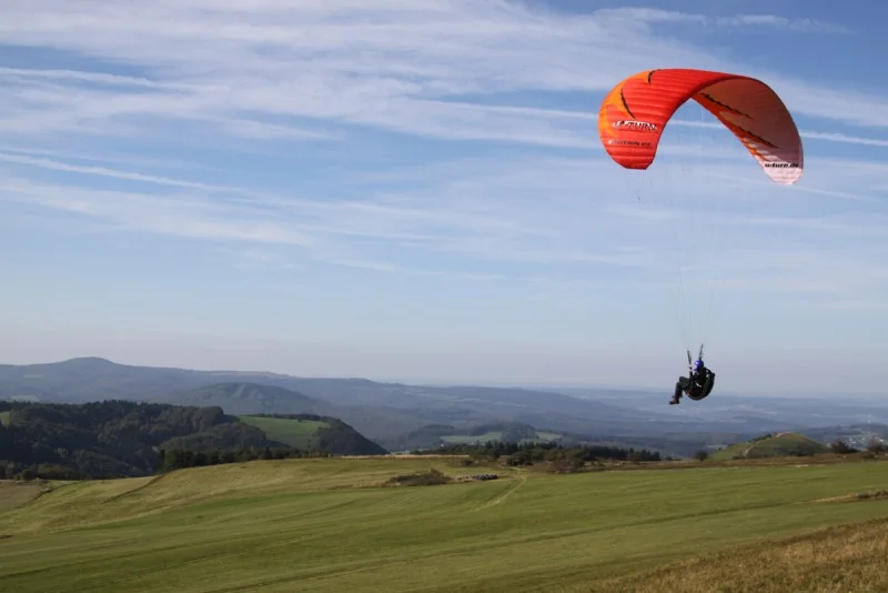 Gleitschirm-Kombikurs mit Abschluss Höhenflugausweis in der Rhön - Paragliding Theorie und Praxis Bild 2