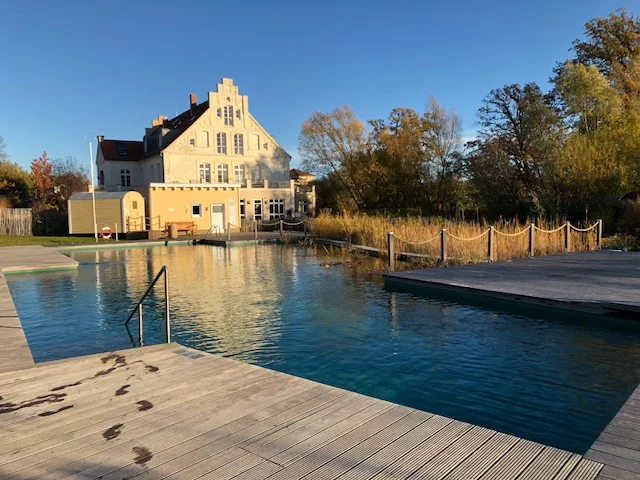 Mit Rückenwind neu durchstarten - im schönen Gutshaus Parin Bild 1