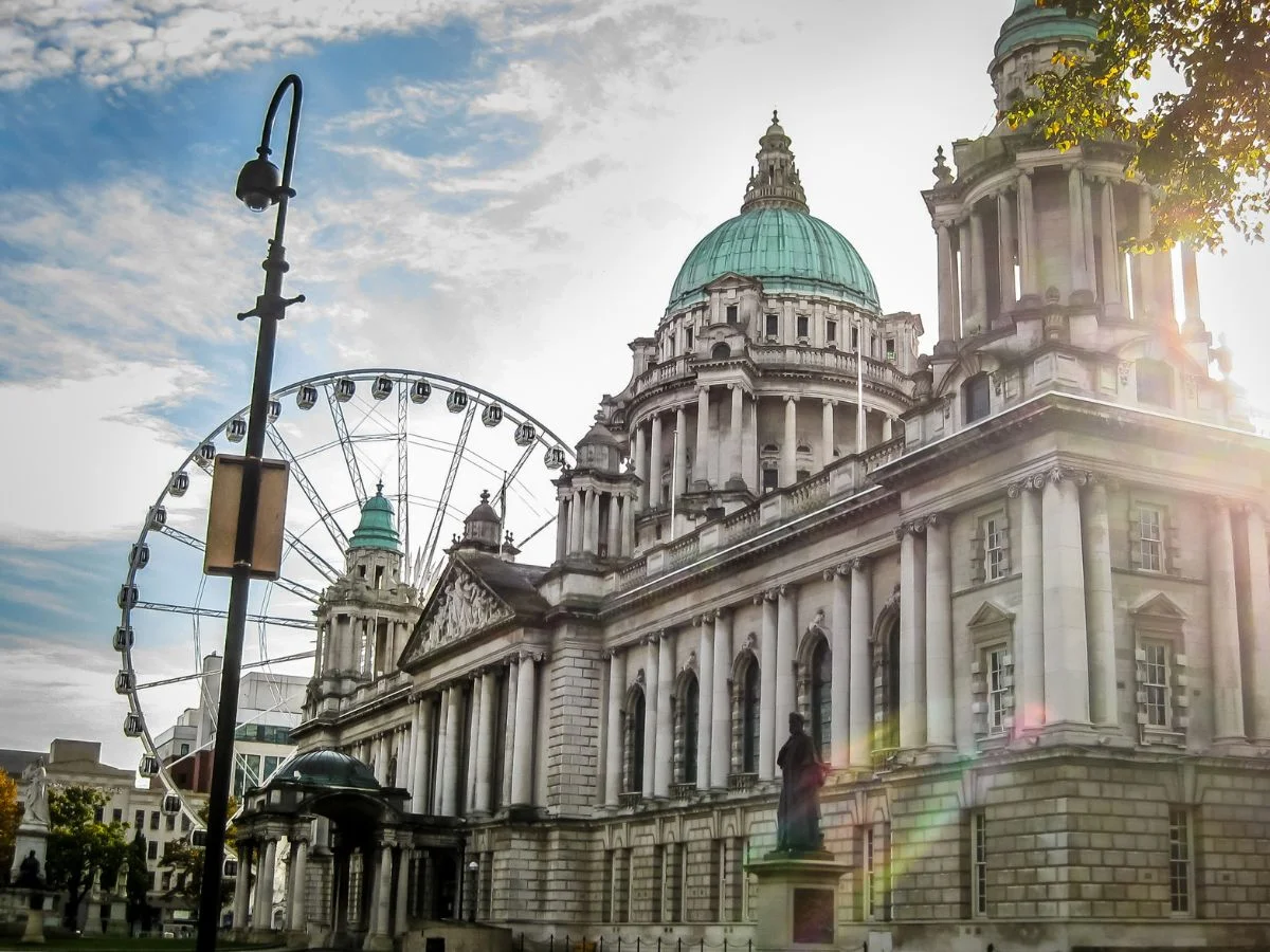 Belfast. Von Mauern zu Brücken – Spuren einer geteilten Stadt. Bild 1