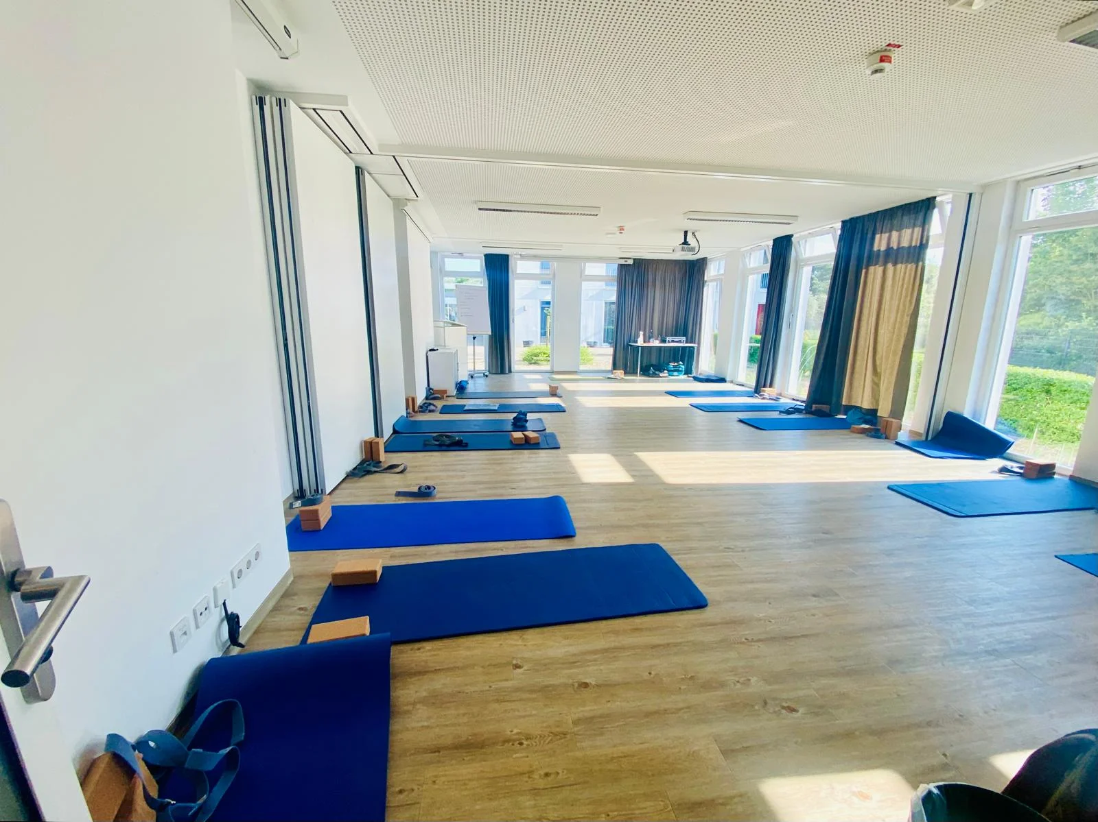 Kraft tanken zwischen Himmel und Meer – Ayurvedisches Fasten · Yoga · Gesundheitsförderung und Stressprävention im beruflichen Kontext Bild 1