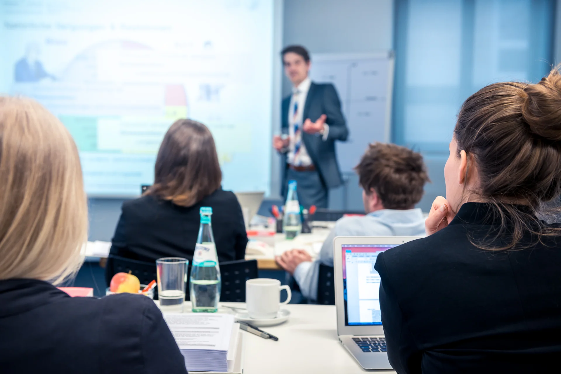 Berufsbegleitender Masterstudiengang Steuerwissenschaften (LL.M. / EMBA) Bild 2