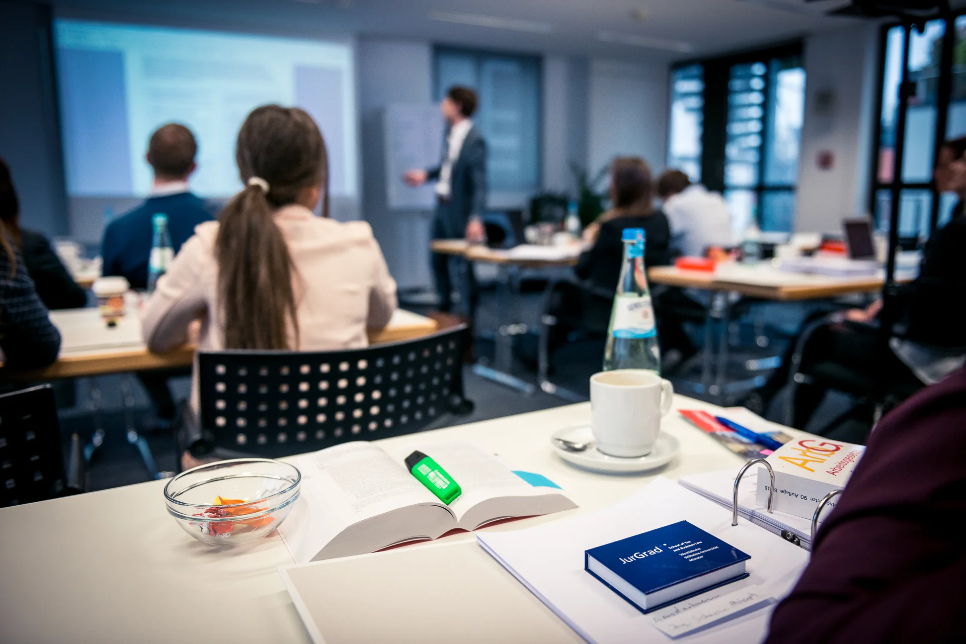 Berufsbegleitender Masterstudiengang Versicherungsrecht (LL.M.) Bild 2