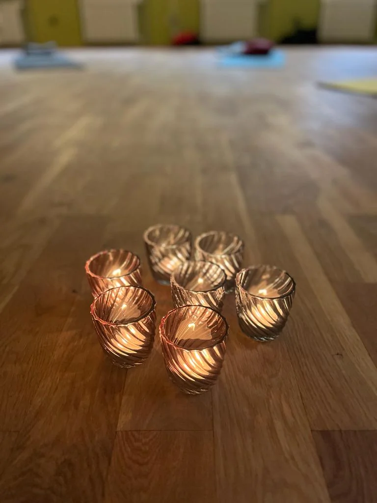 Stressbewältigung im Berufsalltag durch Waldbaden, Yoga & Intervallfasten Bild 1