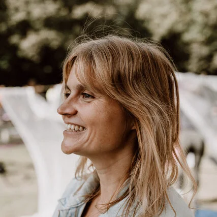 Mit Yoga zum Reset für Körper und Kopf – 5 Strategien für einen gelassenen Arbeitsalltag Bild 2