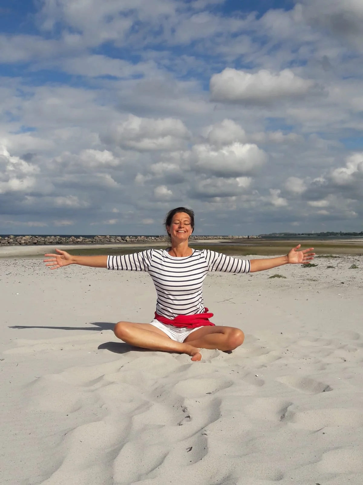 Achtsamkeit & Yoga in und mit der Natur – Resilienz stärken durch bewusste Körper- und Naturerfahrung am Meer (Schönberger Strand) Bild 2