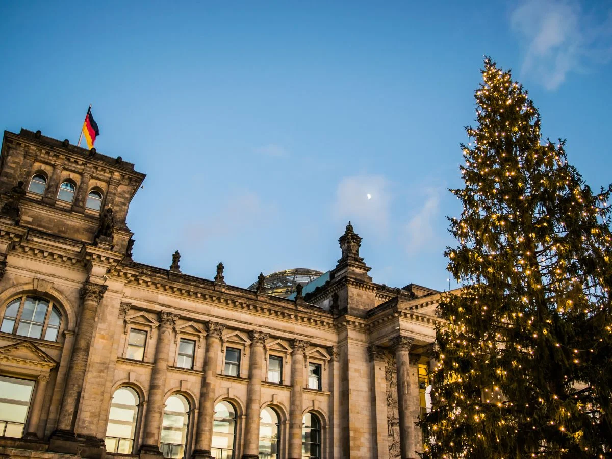 Berlin. Politisches Zentrum Deutschlands und Europas. Ein Blick hinter die Kulissen zwischen Regierungssitz und EU-Diplomatie. Bild 2