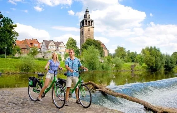 Mit dem Fahrrad an Werra, Fulda und Weser: Fitbleiben im Beruf - Gesundheitskompetenz für erfahrene Berufstätige durch Ernährung, Bewegung, Stressprävention und Yoga. Radfahren in und um Hann Münden Bild 1