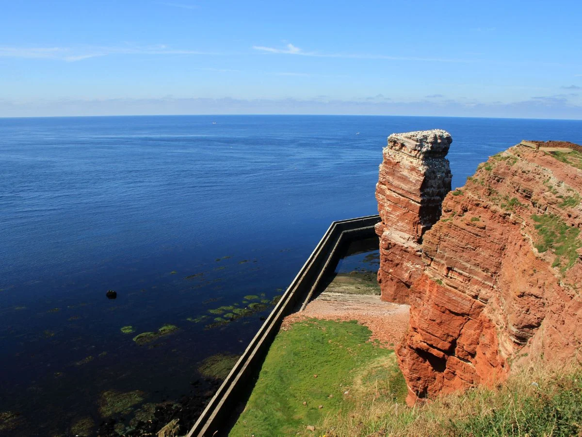 Helgoland. Chancen und Risiken auf der Hochseeinsel Helgoland. Das Ökosystem Nordsee im Umbruch. Bild 1