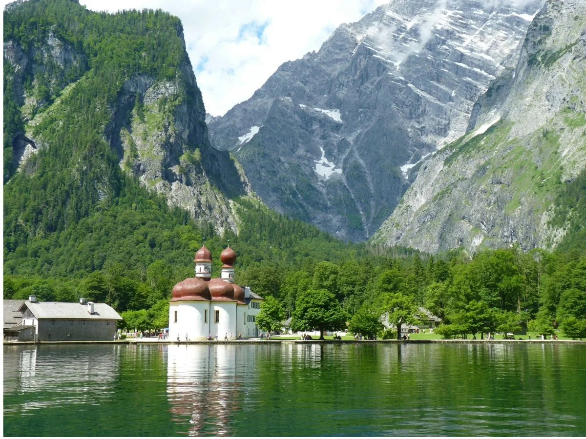 Berchtesgaden am Königssee. Der Nationalpark Berchtesgaden im Spagat zwischen Naturschutz, Tourismus und Klimaanpassung. Bild 2