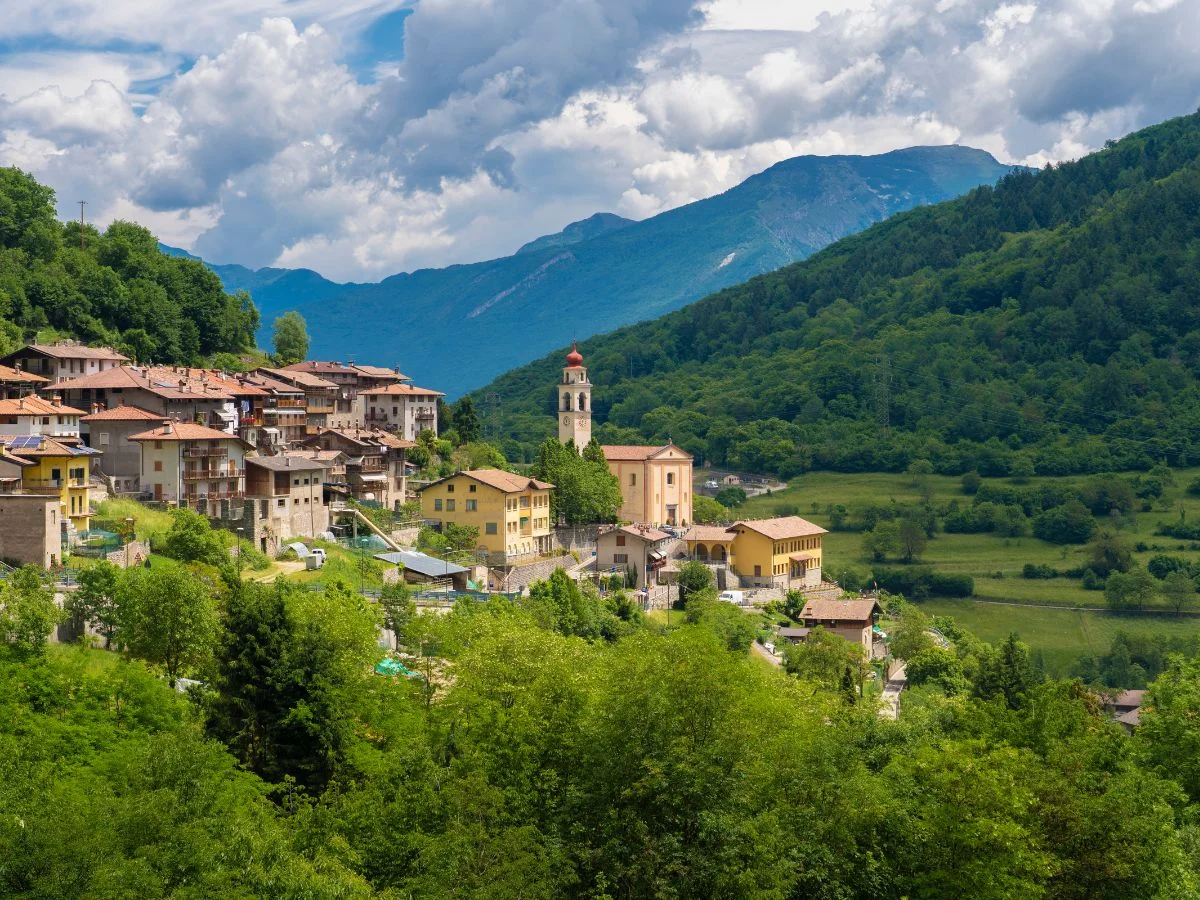 Gardasee. Ein Hotspot für Biodiversität und Tourismus. Bild 1
