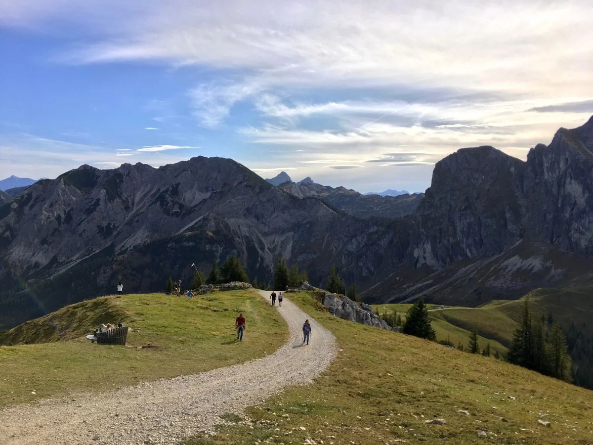 Allgäu. Welchen Wert hat die Natur? Nachhaltiger und wirtschaftlicher Umgang mit der Natur lokal und global verstehen. Bild 1
