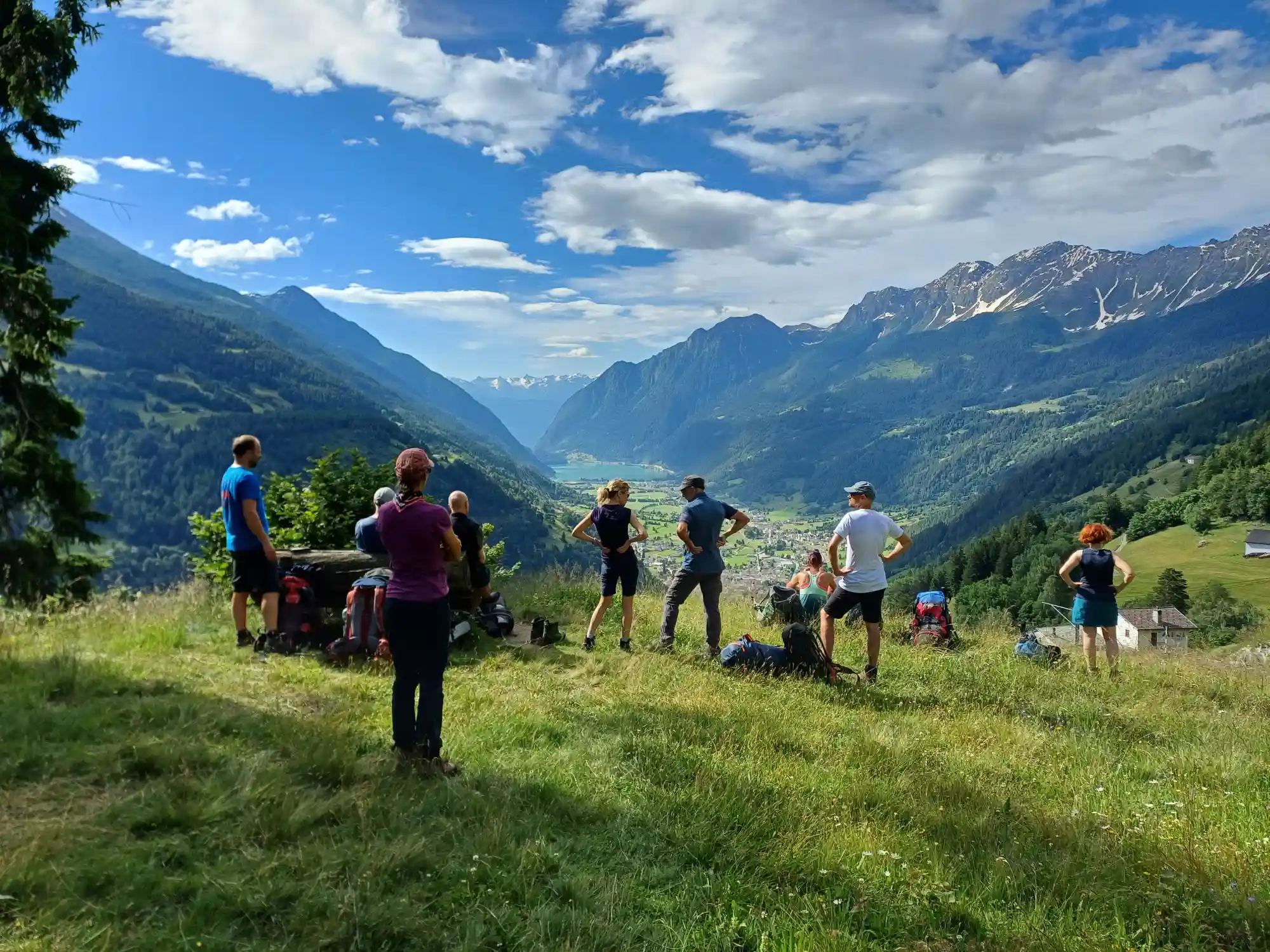 Hüttenwanderung vom Berninapass nach Tirano - Auf einsamen Wegen vom Hochgebirge zu den Weinbergen des Veltlin (Talwanderung durch das Valposchiavo) Bild 1