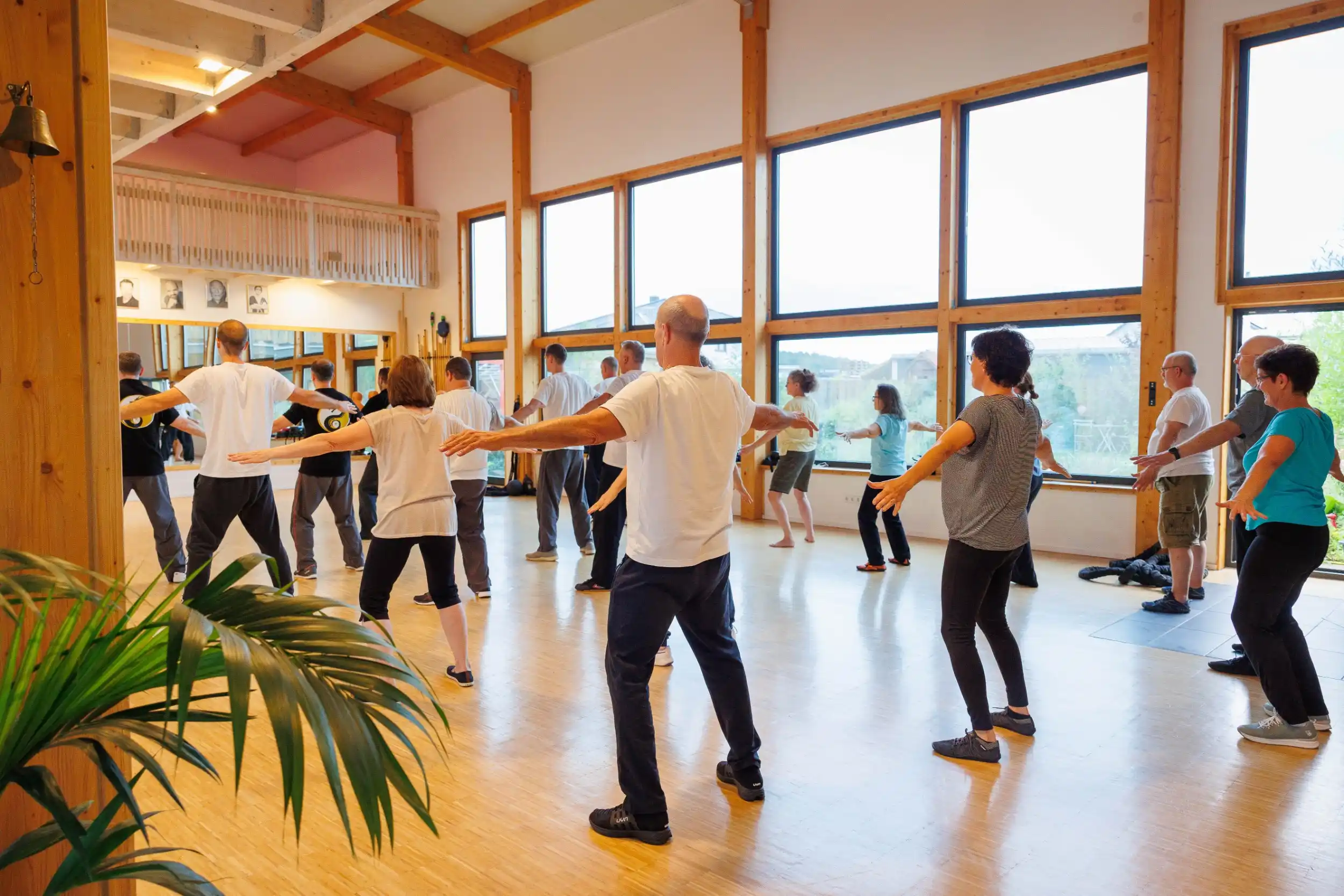 “Gesund bleiben im Job – Mit Tai Chi, Qigong und Achtsamkeit gegen Stress im Beruf: Gesundheit als Menschenrecht: Stressprävention als Teil sozialer Gerechtigkeit” Bild 2