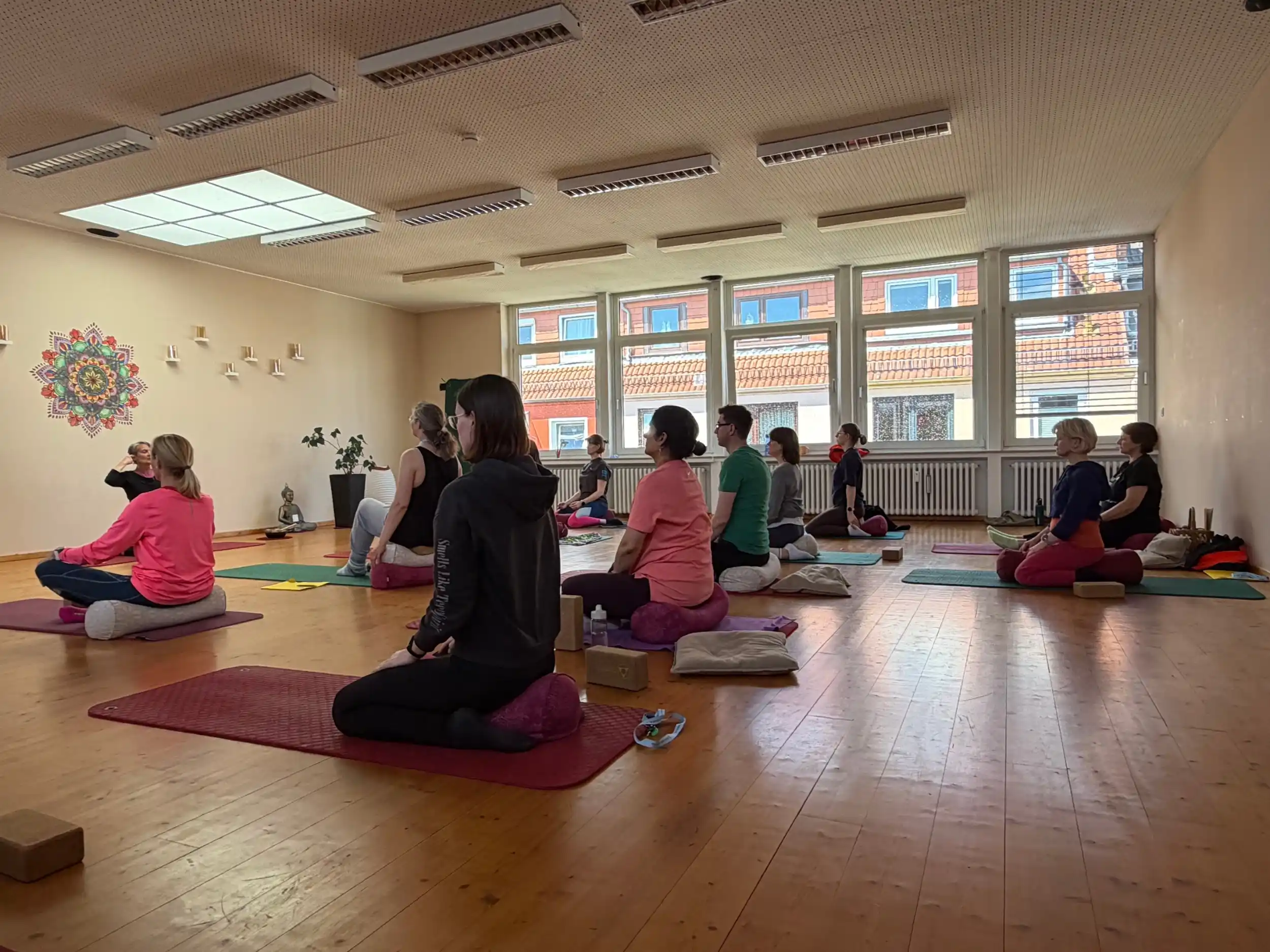2027/KörperBalance & Resilienz durch Yoga - Nacken und Kiefer entspannen Bild 4
