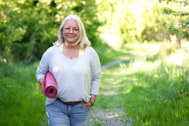 Stressbewältigung im Berufsalltag für Frauen: Luna Yoga<sup>&reg;</sup> und Yoga Nidra Bild 1