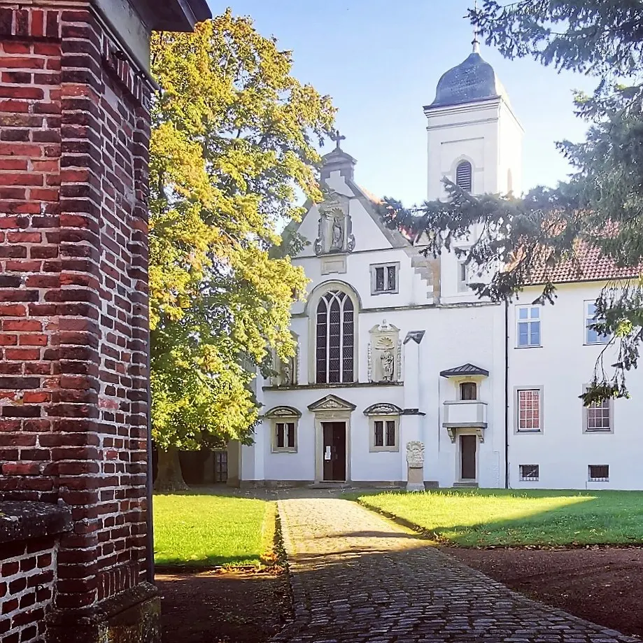 Schweigen ist Gold - Meditation & Yoga im Kloster Bild 1