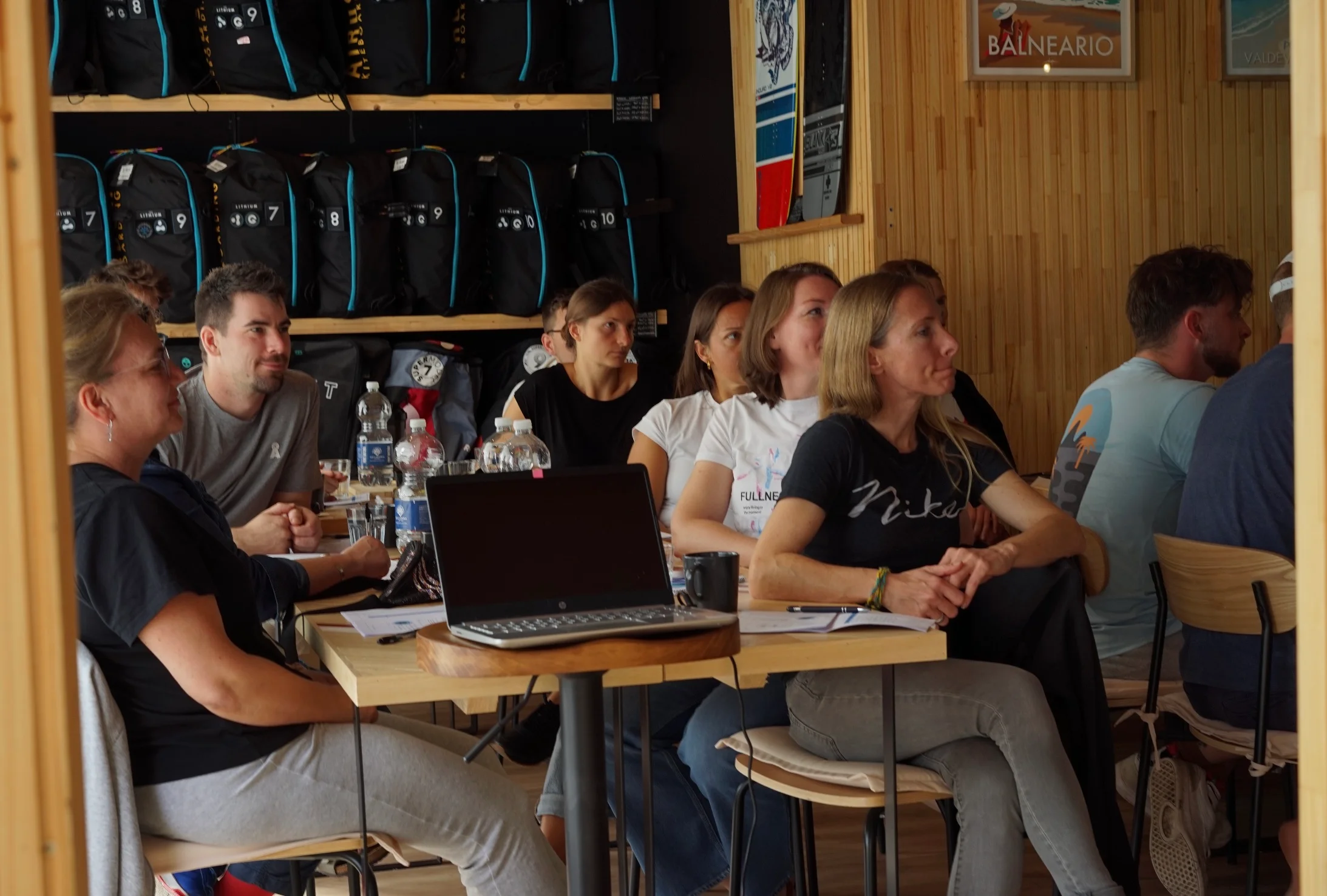Künstliche Intelligenz advanced: Smarter Arbeiten mit KI-Agenten im beruflichen Alltag + opt. 6 ÜN + Kitekurs / Kitesurfen in Tarifa, Spanien (optional: Surfen, Wingfoilen, Windsurfen) Bild 1