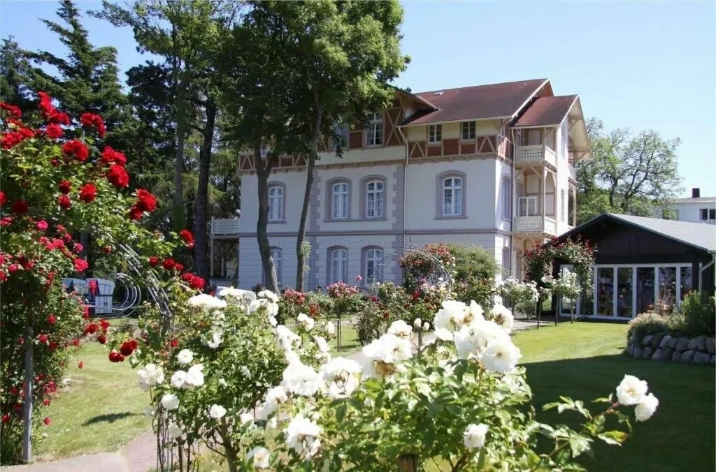 Fasten, Detox, Yoga, Wandern und Stressbewältigung in Theorie und Praxis im Waldhotel Spa, Ostseebad Göhren, Insel Rügen Bild 1