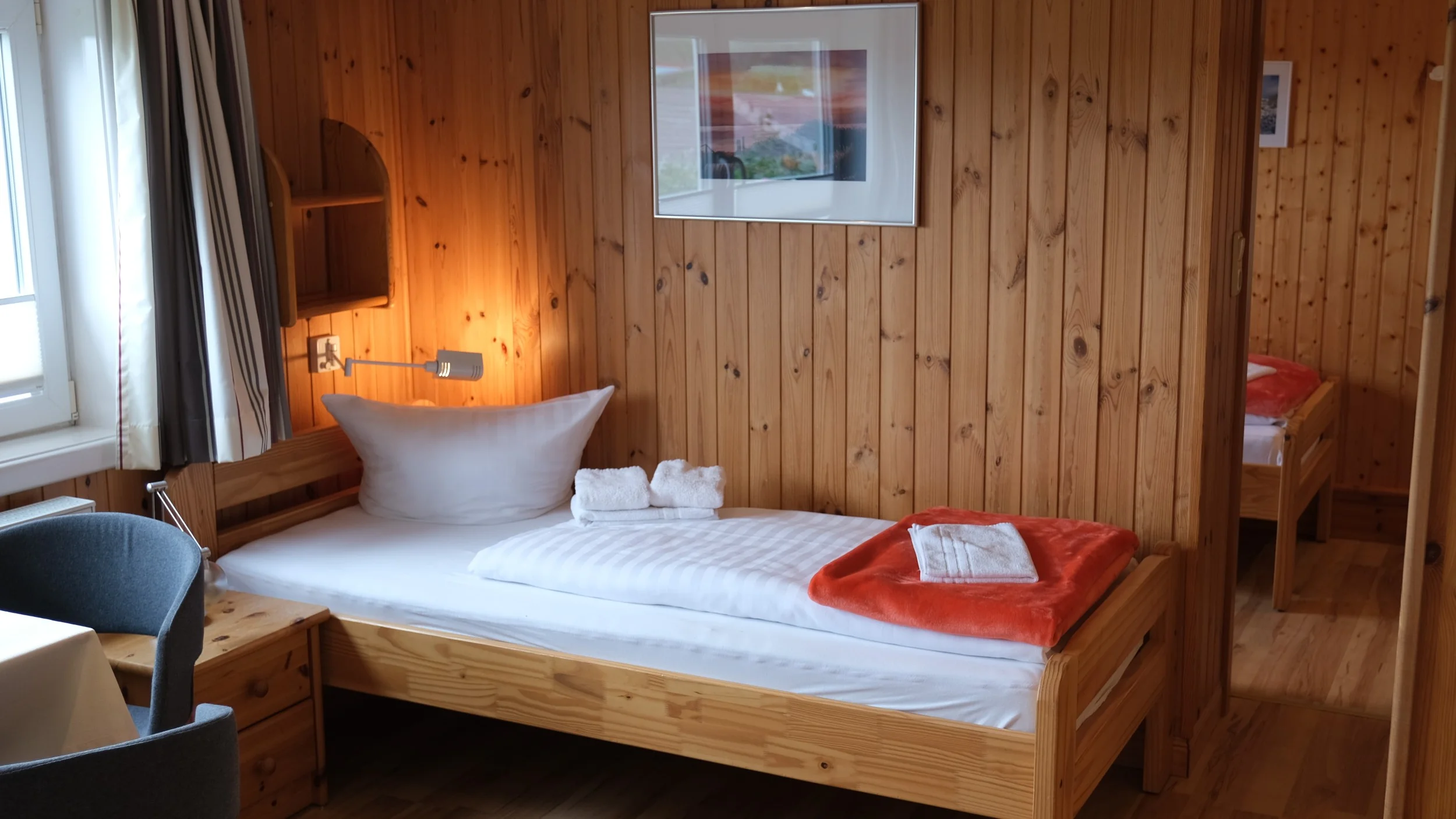 Mit Yoga zu mehr Balance und Gelassenheit - Yoga als ganzheitliche Gesundheitsförderung für mehr Widerstandskraft in Beruf, Ehrenamt und Alltag in List auf Sylt Bild 1