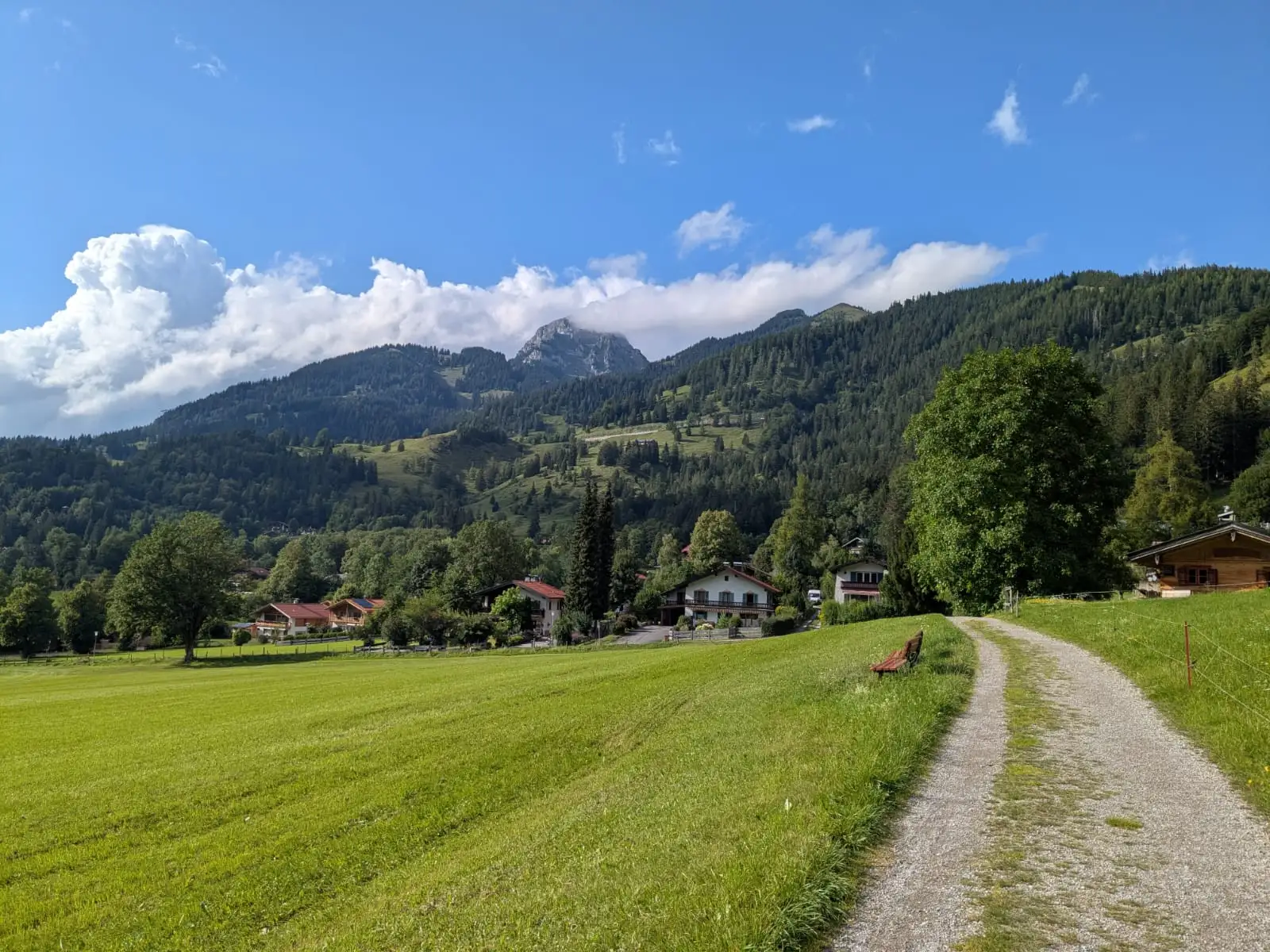 Outdoor-Yoga in den Alpen Bild 1