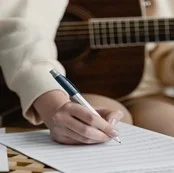 Songwriting Alchemy - Eine kreative Reise zur Stärkung der  Kommunikation und Teamarbeit  Bild 1