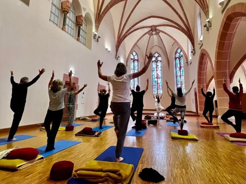 Arbeitskraft erhalten - Stress vorbeugen mit Fasten, Detox, Yoga und Wandern in Theorie und Praxis im Kloster Waldbreitbach Bild 10