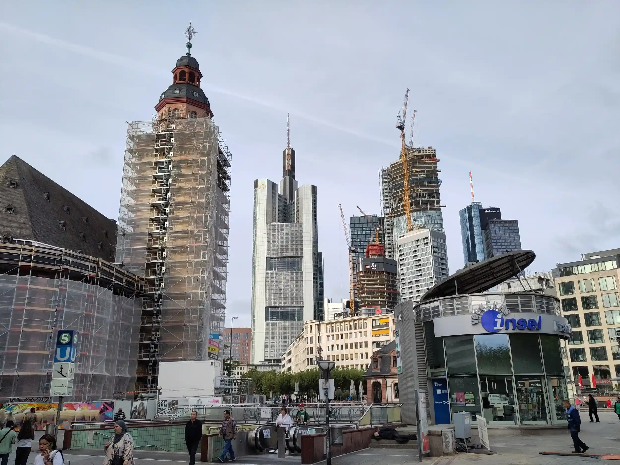 Frankfurt a. M.: Von Finanzhaien, Euro-Stabilität und Goethes Klassiker Bild 2