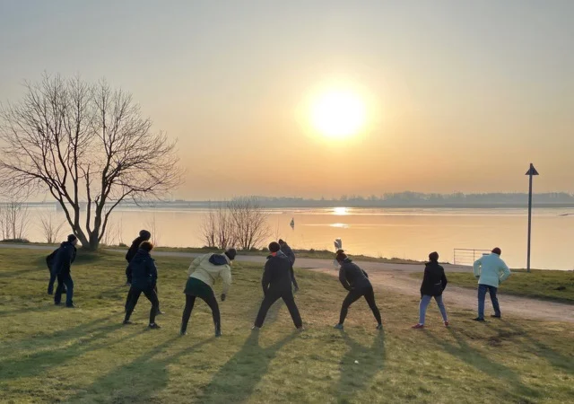 Yoga am Arbeitsplatz - Ausgleichsübungen mit Yoga - in Tönning Nordsee Bild 2