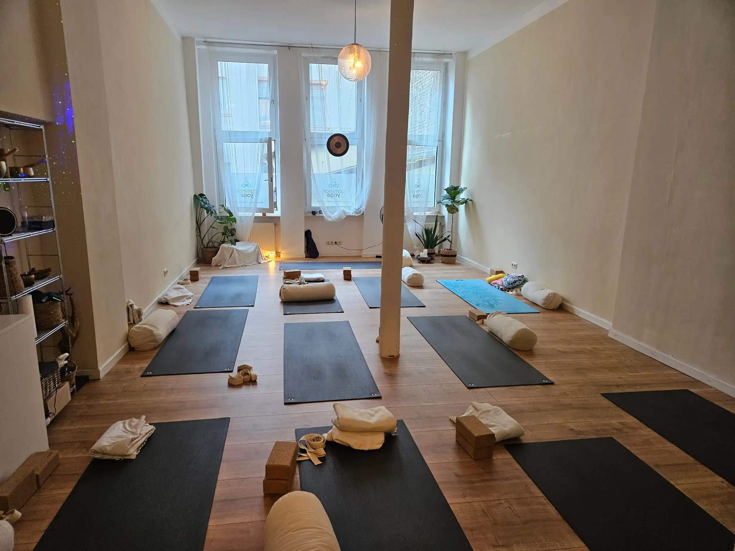 Ausgeglichen im (Berufs-) Alltag durch Yoga und Meditation- Ein anderer Umgang mit Stress Bild 2