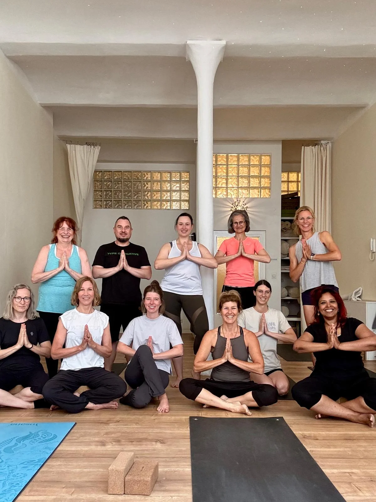 Ausgeglichen im (Berufs-) Alltag durch Yoga und Meditation- Ein anderer Umgang mit Stress Bild 1